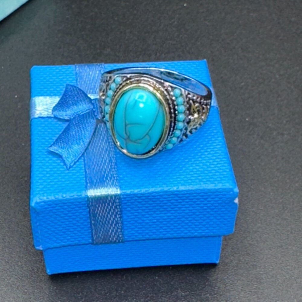 Turquoise Color Ring With Gold & Silver-Tone Intricate Design Unisex - Picture 11 of 17